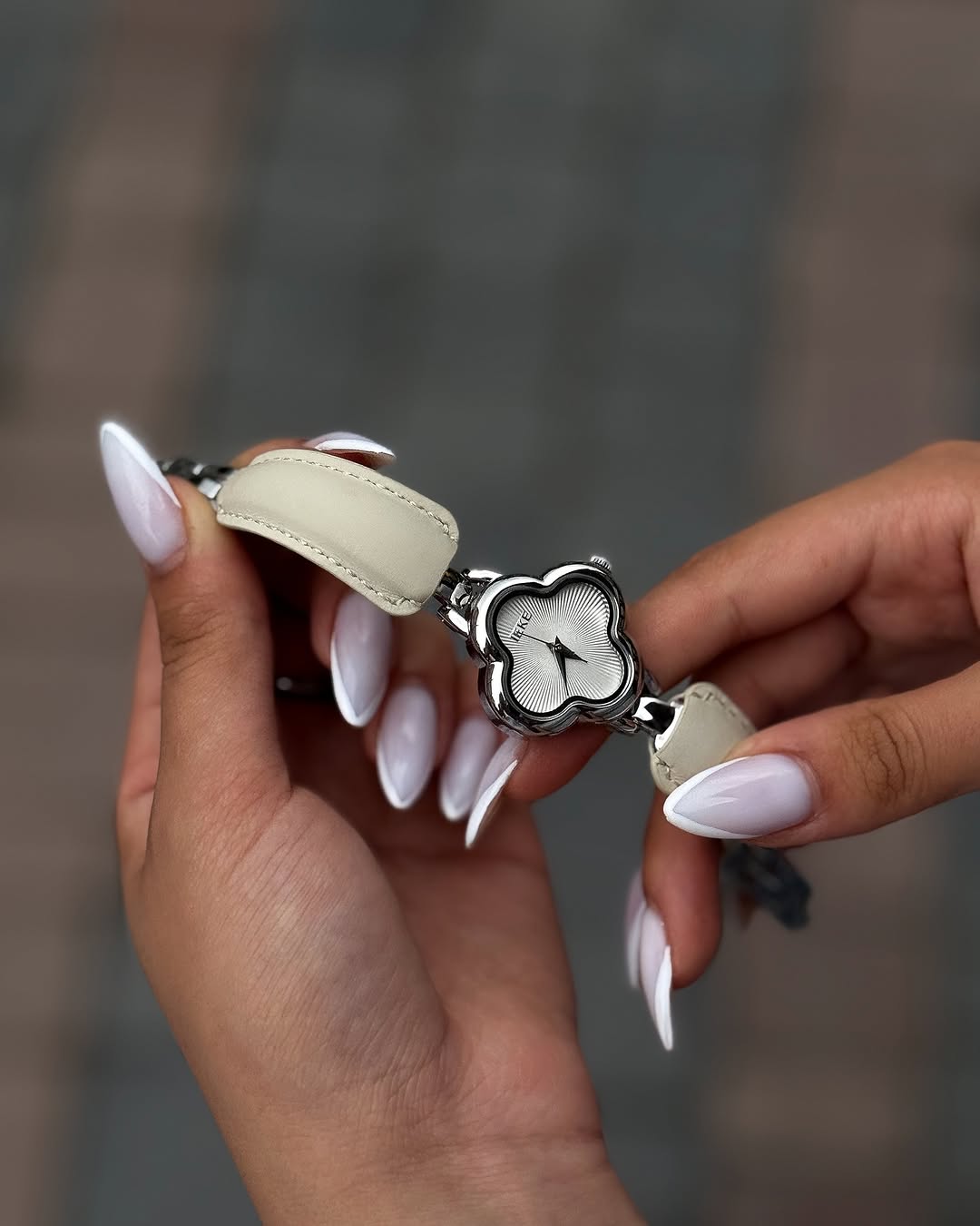 Montre Trèfle EIKE - Blanc & Argent